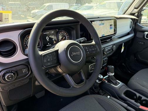 2025 Jeep Gladiator Sport