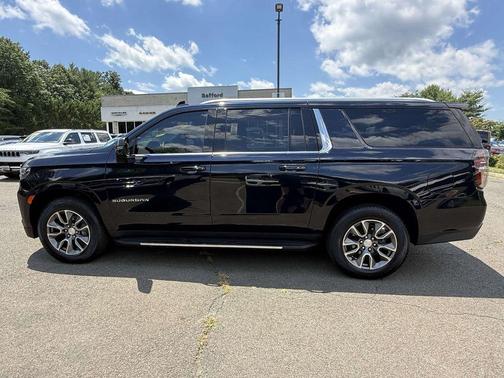 Midnight Blue Metallic 2022 Chevrolet Suburban LT