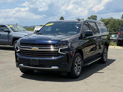 Midnight Blue Metallic 2022 Chevrolet Suburban LT