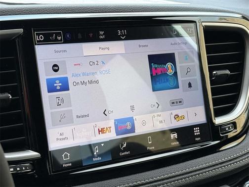 2026 Chrysler Pacifica Select