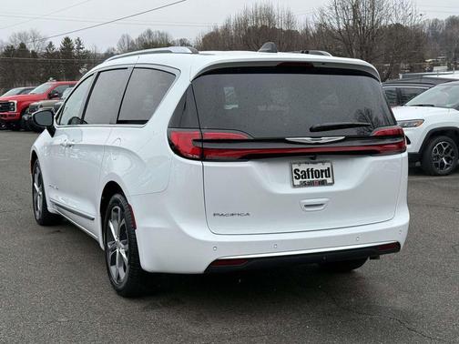 2026 Chrysler Pacifica Pinnacle
