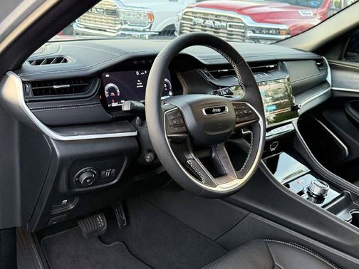 Silver 2026 Jeep Grand Cherokee Limited