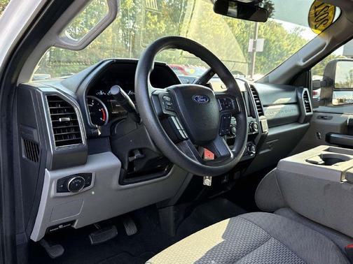 Oxford White 2021 Ford F-250 XLT