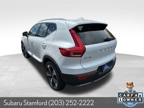 Crystal White 2019 Volvo XC40 T5 Inscription