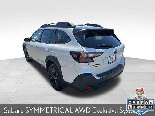 Crystal White Pearl 2023 Subaru Outback Onyx Edition