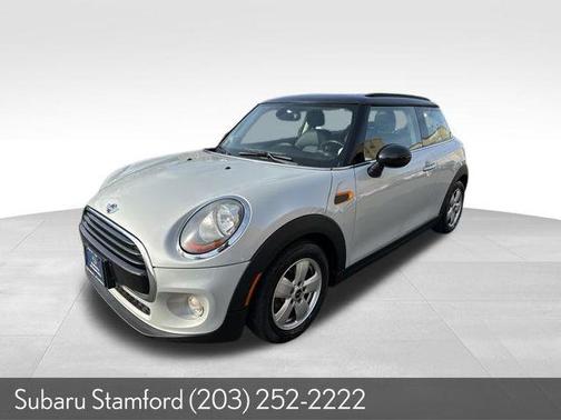 2017 MINI Hardtop Cooper