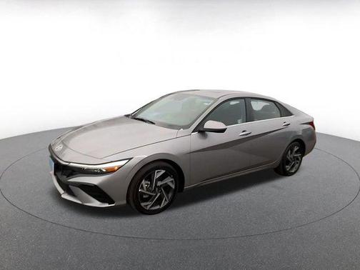 2025 Hyundai ELANTRA SEL