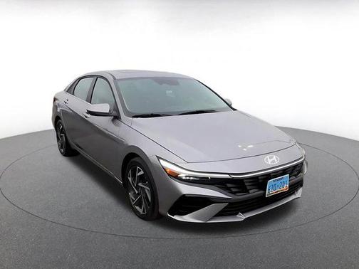 2025 Hyundai ELANTRA SEL