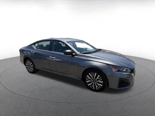 Gun Metallic 2025 Nissan Altima SV FWD