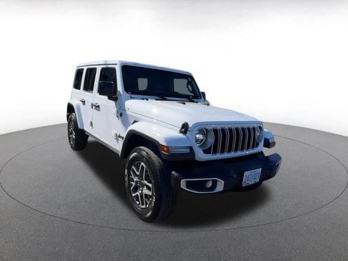 2025 Jeep Wrangler 4-Door Sahara 4x4