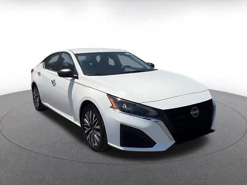 Glacier White 2025 Nissan Altima SV FWD