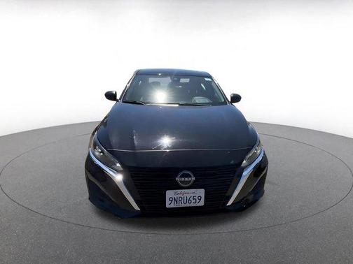 Super Black 2025 Nissan Altima SV FWD