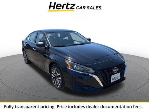 Super Black 2025 Nissan Altima SV FWD