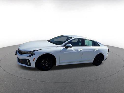 Snow White Pearl 2025 Kia K5 LXS