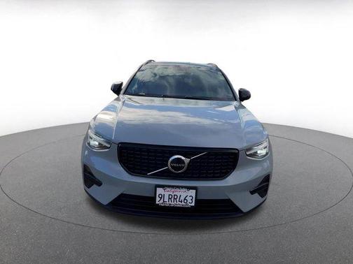 2024 Volvo XC40 CORE