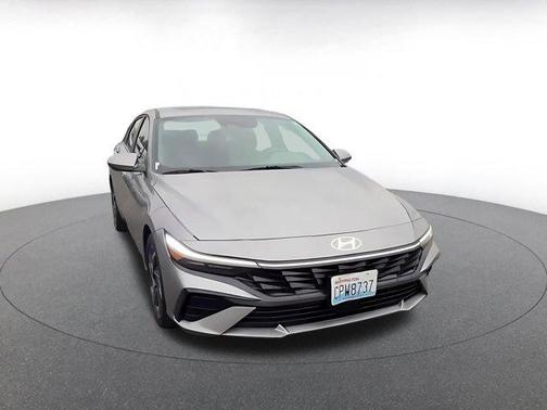 2025 Hyundai ELANTRA SEL