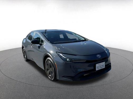 2025 Toyota Prius LE