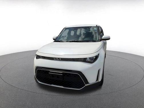 Snow White Pearl 2025 Kia Soul LX