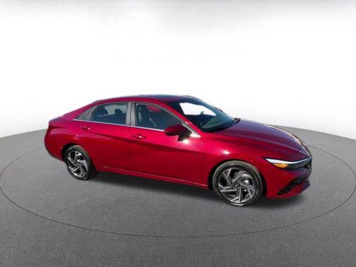 2025 Hyundai ELANTRA SEL