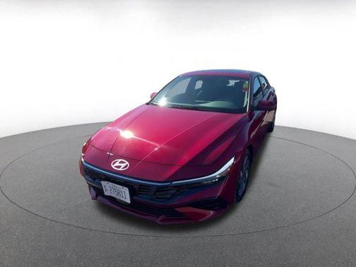 2025 Hyundai ELANTRA SEL