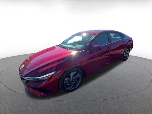 2025 Hyundai ELANTRA SEL