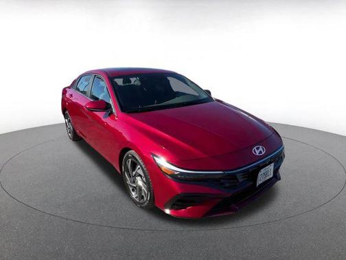 2025 Hyundai ELANTRA SEL