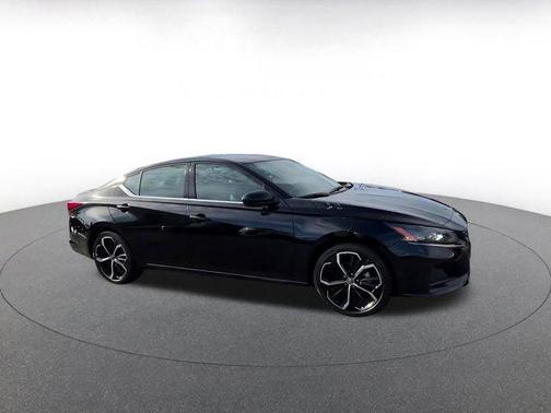 2025 Nissan Altima SR FWD