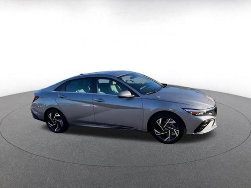 2025 Hyundai ELANTRA HEV Limited