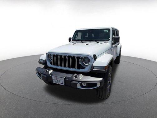 Bright White Clearcoat 2025 Jeep Wrangler 4-Door Sahara 4x4