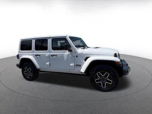 Bright White Clearcoat 2025 Jeep Wrangler 4-Door Sahara 4x4