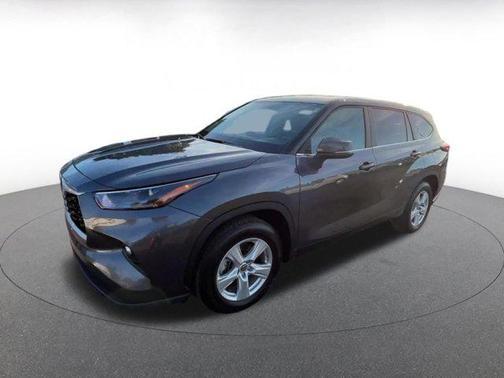 2025 Toyota Highlander LE