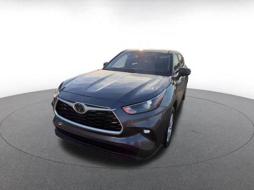 2025 Toyota Highlander LE