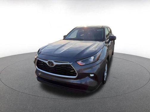 2025 Toyota Highlander LE