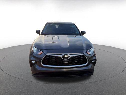 2025 Toyota Highlander LE