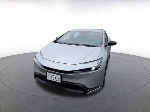 2025 Toyota Prius LE