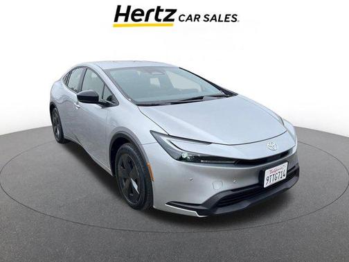 2025 Toyota Prius LE