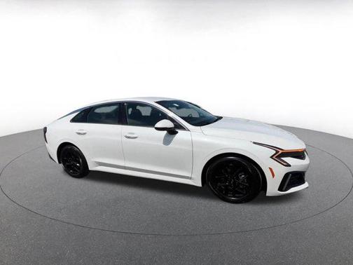 Snow White Pearl 2025 Kia K5 LXS