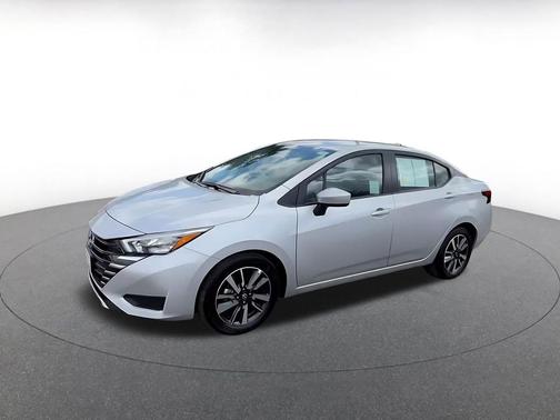 Brilliant Silver Metallic 2025 Nissan Versa 1.6 SV