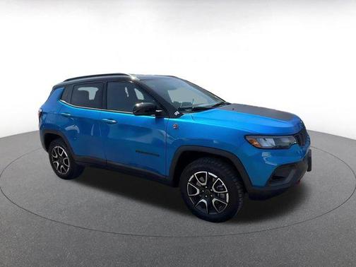 Hydro Blue Pearlcoat 2025 Jeep Compass Trailhawk