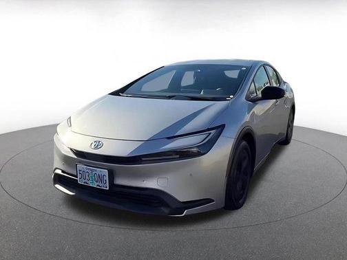 2025 Toyota Prius LE