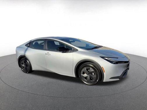 2025 Toyota Prius LE