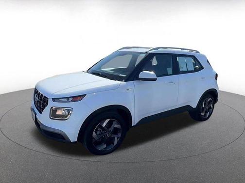 Lunar White 2025 Hyundai VENUE SEL