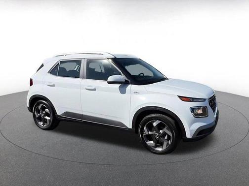 Lunar White 2025 Hyundai VENUE SEL