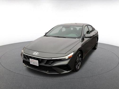 2025 Hyundai ELANTRA SEL