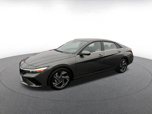 2025 Hyundai ELANTRA SEL