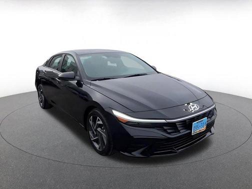 2025 Hyundai ELANTRA SEL