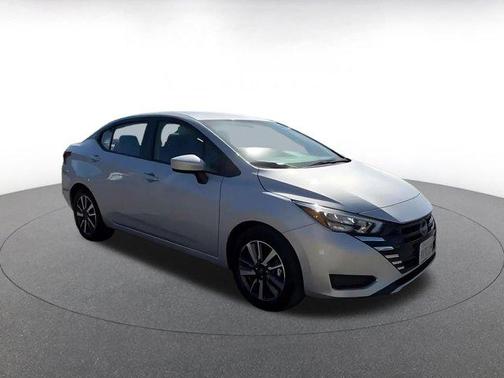 Brilliant Silver Metallic 2025 Nissan Versa 1.6 SV