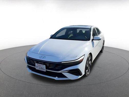 2025 Hyundai ELANTRA SEL