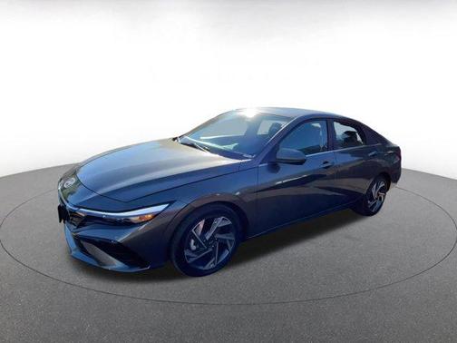 2025 Hyundai ELANTRA SEL
