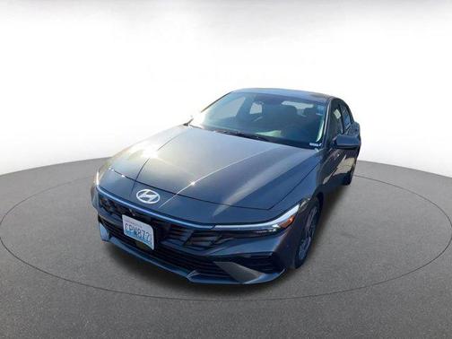 2025 Hyundai ELANTRA SEL